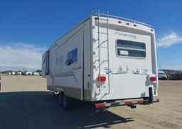 2000 FOREST RIVER CEDAR CREEK