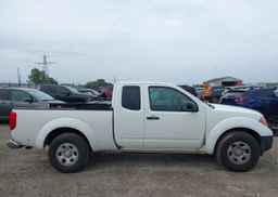 2013 NISSAN FRONTIER S