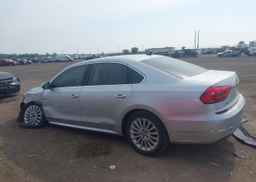 2016 VOLKSWAGEN PASSAT SE