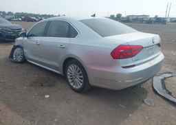 2016 VOLKSWAGEN PASSAT SE