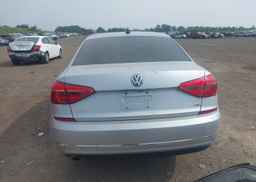 2016 VOLKSWAGEN PASSAT SE