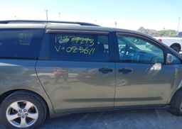 2011 TOYOTA SIENNA