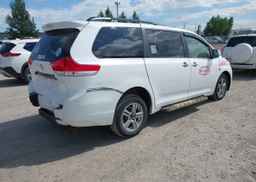 2014 TOYOTA SIENNA LE