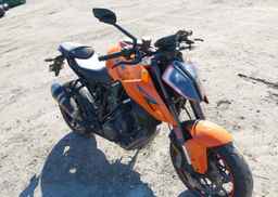 2017 KTM 1290 SUPER DUKE R