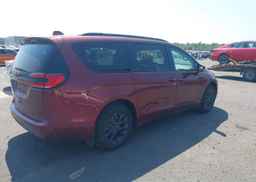 2022 CHRYSLER PACIFICA TOURING