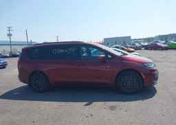 2022 CHRYSLER PACIFICA TOURING