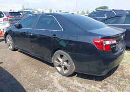 2014 TOYOTA camry se