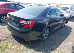 2014 TOYOTA camry se