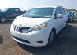 2011 TOYOTA SIENNA LE 8 PASSENGER