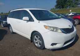 2011 TOYOTA SIENNA LE 8 PASSENGER