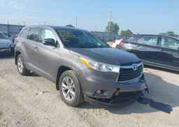2016 TOYOTA HIGHLANDER LE