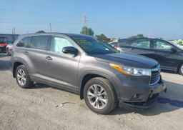 2016 TOYOTA HIGHLANDER LE