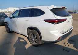 2022 TOYOTA highlander xle