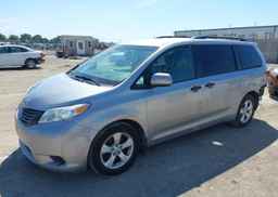 2017 TOYOTA SIENNA