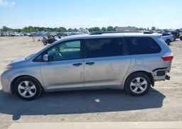 2017 TOYOTA SIENNA