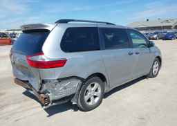 2017 TOYOTA SIENNA