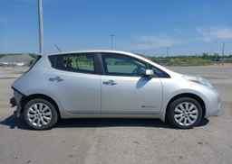 2016 NISSAN LEAF S