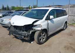 2014 TOYOTA SIENNA LE