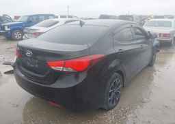 2013 HYUNDAI ELANTRA GL