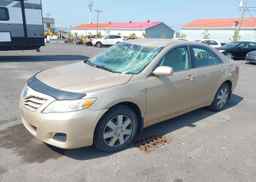 2011 TOYOTA CAMRY SE