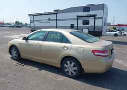 2011 TOYOTA CAMRY SE