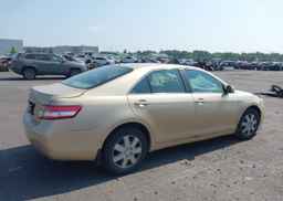 2011 TOYOTA CAMRY SE
