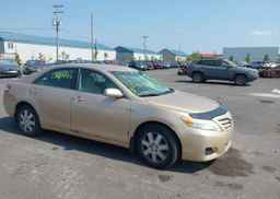 2011 TOYOTA CAMRY SE