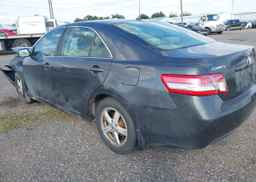 2011 TOYOTA CAMRY LE