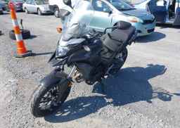 2017 HONDA CB500XA