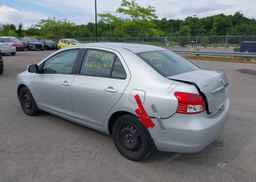 2011 TOYOTA YARIS