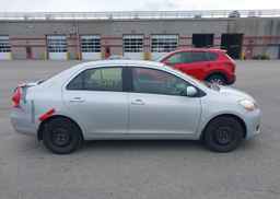 2011 TOYOTA YARIS