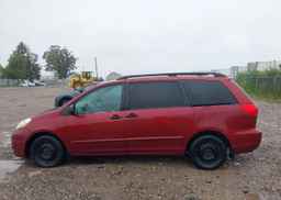 2010 TOYOTA SIENNA CE