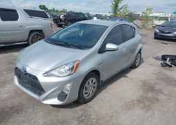 2017 TOYOTA Prius c