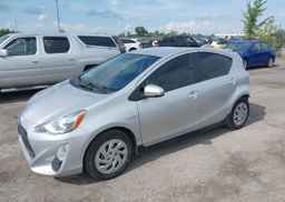 2017 TOYOTA Prius c