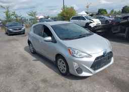 2017 TOYOTA Prius c