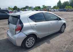 2017 TOYOTA Prius c