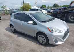 2017 TOYOTA Prius c