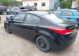2013 HYUNDAI ELANTRA GL