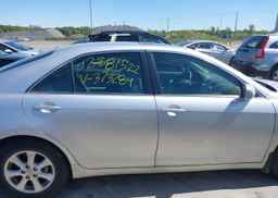 2009 TOYOTA CAMRY SE