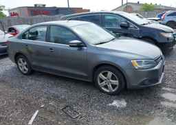 2013 VOLKSWAGEN JETTA 2.0L TDI