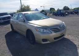 2011 TOYOTA CAMRY LE