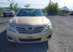 2011 TOYOTA CAMRY LE