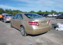 2011 TOYOTA CAMRY LE