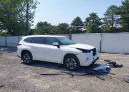 2021 TOYOTA highlander xle