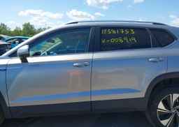 2024 VOLKSWAGEN TAOS COMFORTLINE