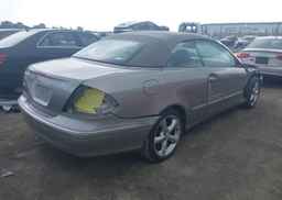 2005 MERCEDES-BENZ CLK 320