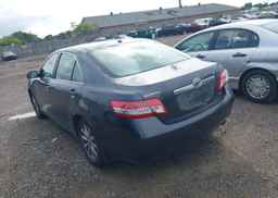 2011 TOYOTA CAMRY