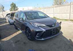 2021 TOYOTA SIENNA LE