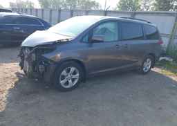 2014 TOYOTA SIENNA LE V6