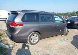 2014 TOYOTA SIENNA LE V6